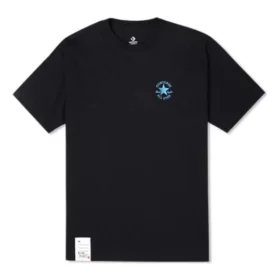 Camiseta com logótipo Chuck Taylor Tamanhos asiáticos “Preto” Camiseta com logótipo Chuck Taylor Tamanhos asiáticos “Preto”