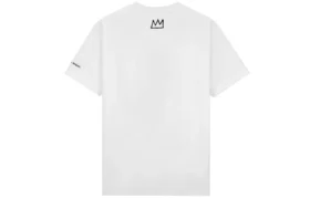Camiseta Converse x Basquiat Pez Dispenser Tamanhos asiáticos “Branco” Camiseta Converse x Basquiat Pez Dispenser Tamanhos asiáticos “Branco”