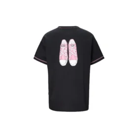 Camiseta folgada com estampa, gola redonda e manga curta, preta