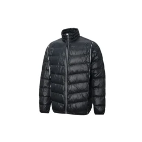 Casaco Puffer Leve com Gola Alta Tamanhos Asiáticos “Preto” Casaco Puffer Leve com Gola Alta Tamanhos Asiáticos “Preto”