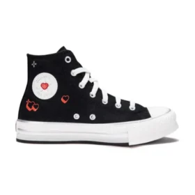 Chuck Taylor All Star com plataforma elevada em EVA e coração Y2K, cano alto “Preto”