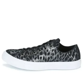 Chuck Taylor All Star “Preto Branco”