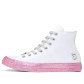 Converse x Miley Cyrus Chuck Taylor All Star High “Branco Rosa” Converse x Miley Cyrus Chuck Taylor All Star High “Branco Rosa”