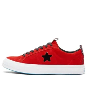 Hello Kitty x One Star Low Top “Vermelho”
