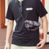 Mochila tipo sling com estampado “Preto Cinza”