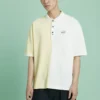 Polo de manga curta para homem Converse com lapela em blocos de cor, creme e amarelo