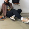Sapatos com estampa e forro polar, pretos