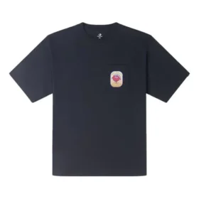 T-shirt com bolso e patch de fruta Tamanhos asiáticos “Preto” T-shirt com bolso e patch de fruta Tamanhos asiáticos “Preto”