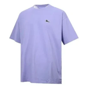 T-shirt com patch de sapatilha Chuck Taylor Tamanhos asiáticos “Purple” T-shirt com patch de sapatilha Chuck Taylor Tamanhos asiáticos “Purple”