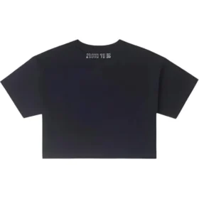 T-shirt curta oversized “Proud To Be” Tamanhos asiáticos “Preto”